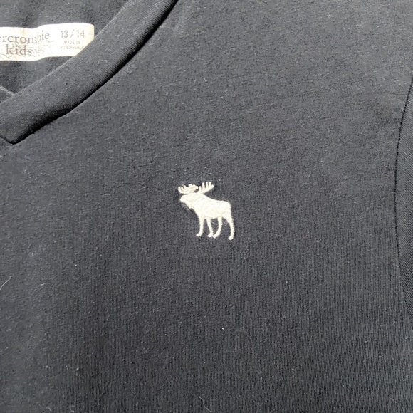 Abercrombie Kids Navy T-shirt 13/14 - Picture 3 of 5